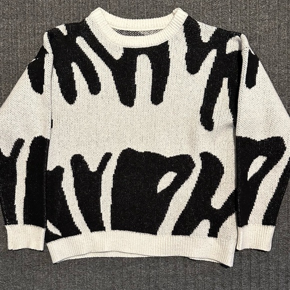 Black and White Crew Neck Sweater - Picture 5 of 13
